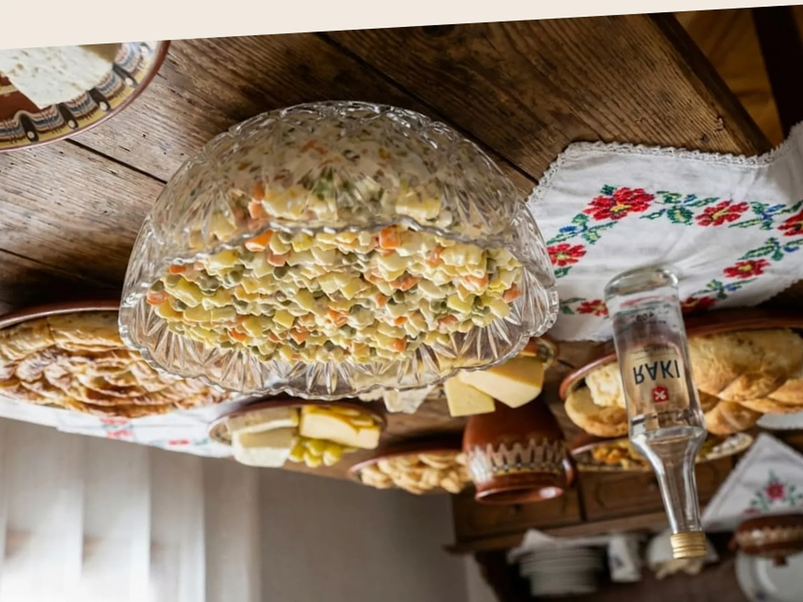 Sallatë Dimri me Lakër të Kuqe dhe Portokall - recetë tradicionale shqiptare sallatë