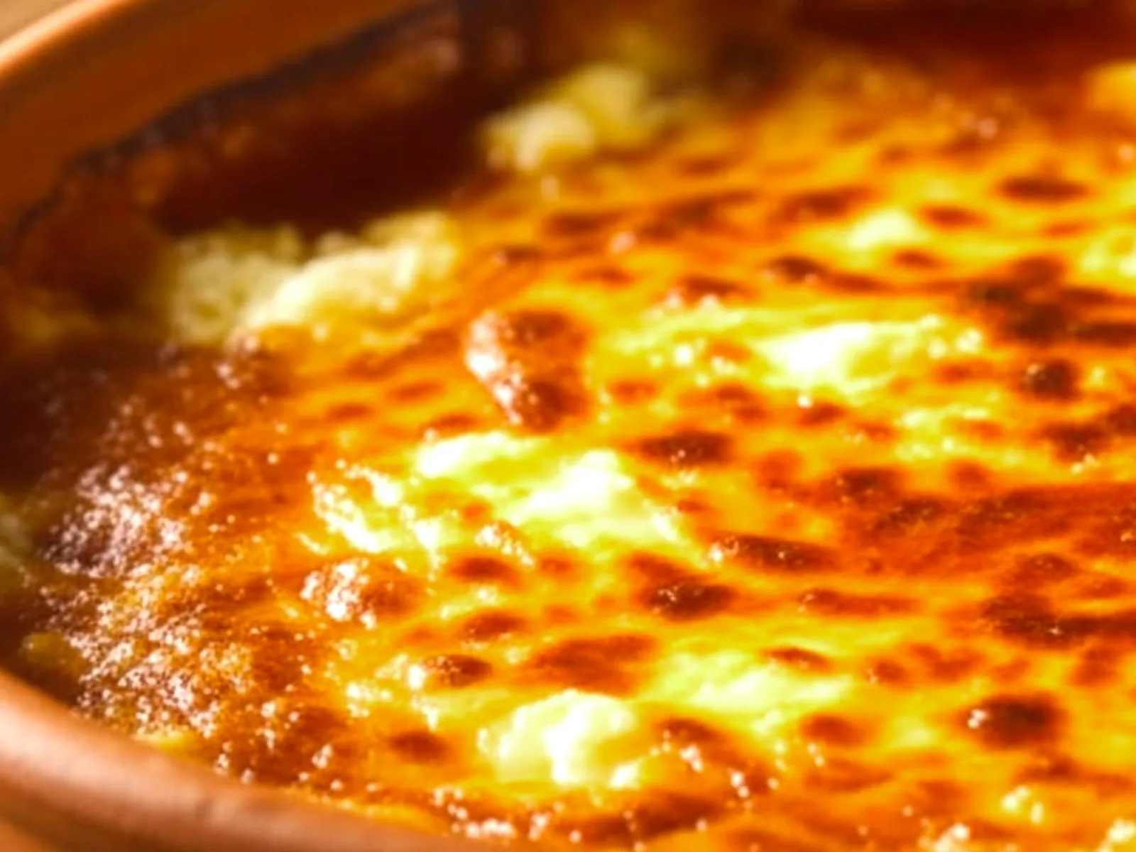 Tava e Kosit – Dashuria që Vjen nga Furra - recetë tradicionale shqiptare tavë nga Elbasan