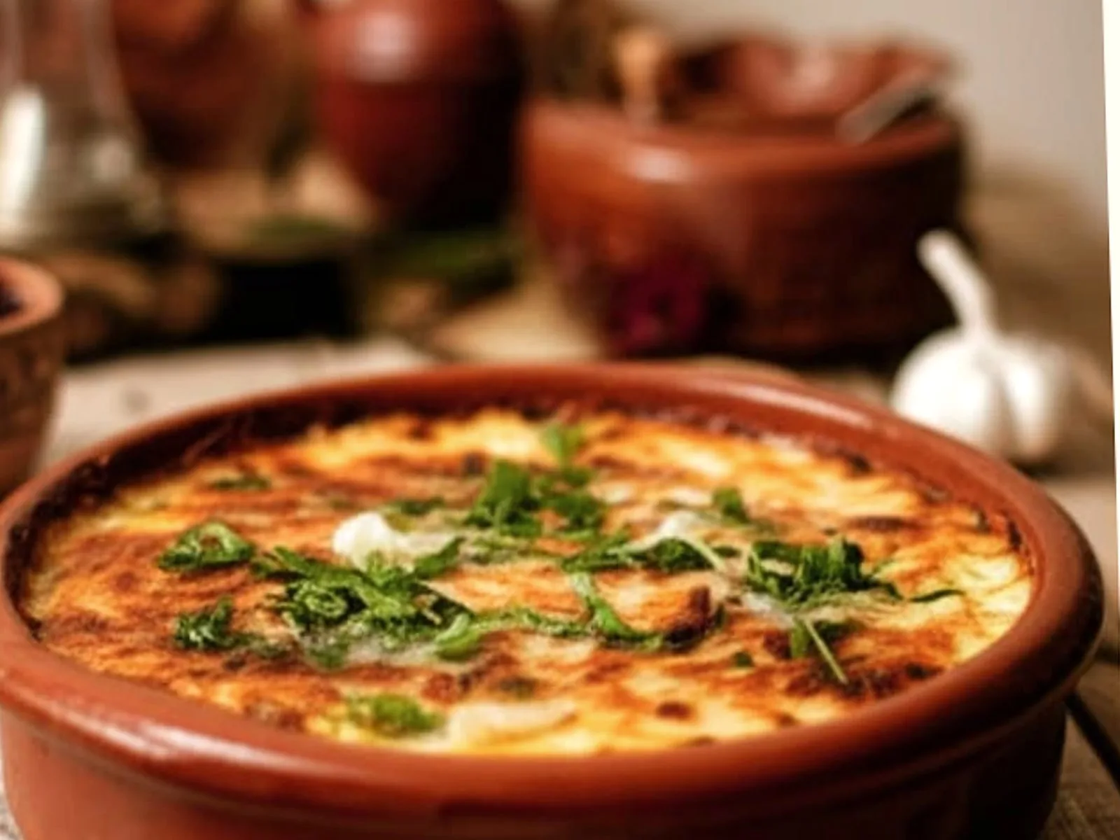 Turli me Mish dhe Perime ne Furre - recetë tradicionale shqiptare tavë